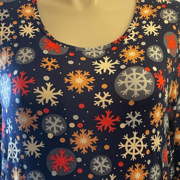 Top 2XL Snowflake Print Tee - T-Shirt Lightweight Long Sleeve Plus Size Crew NWT - Picture 5 of 5
